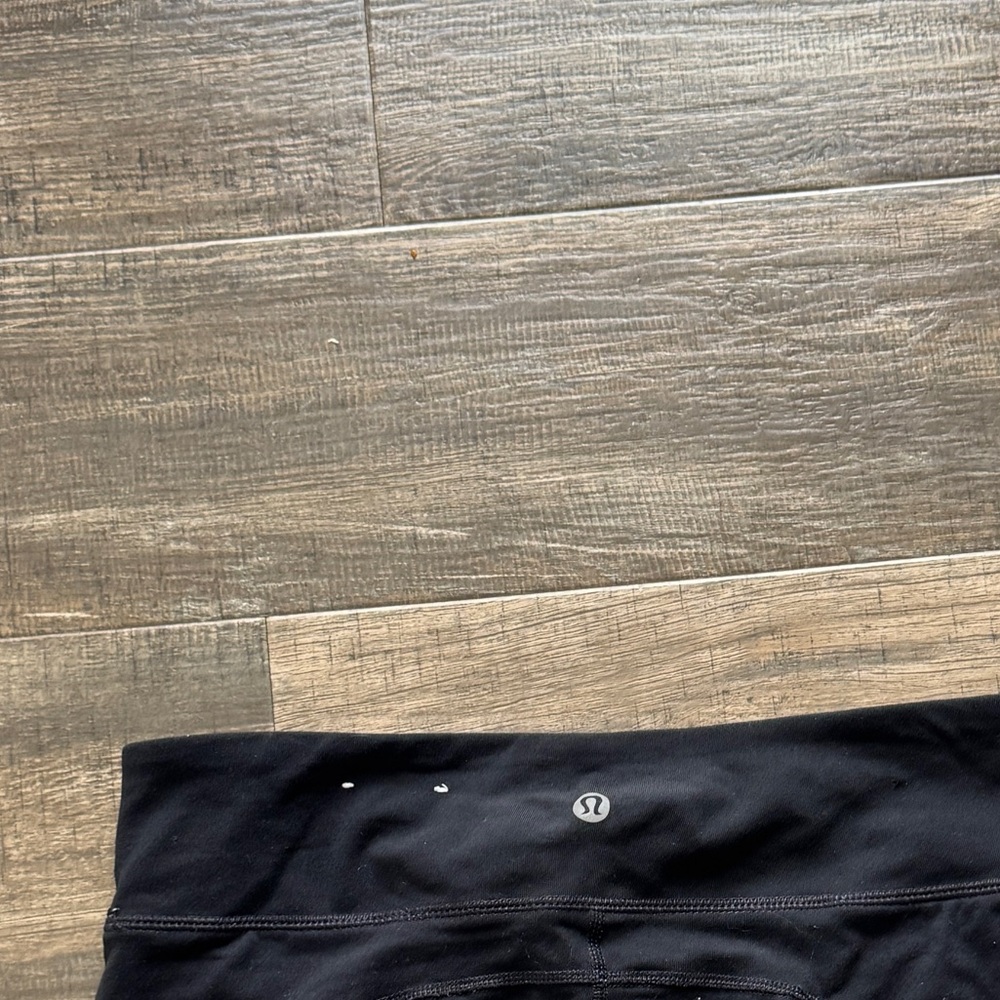Lululemon high waisted yoga pants 8 - Picture 2 of 3